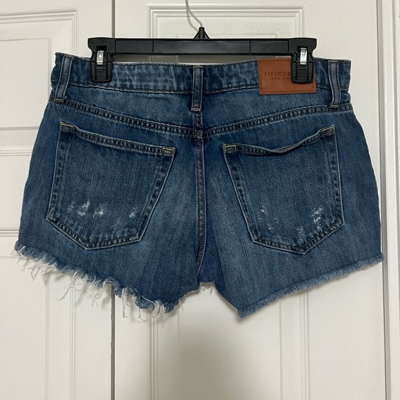 Lucky Brand “the cut off” shorts - Picture 2 of 4